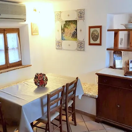 Montana Escape, Tuscan